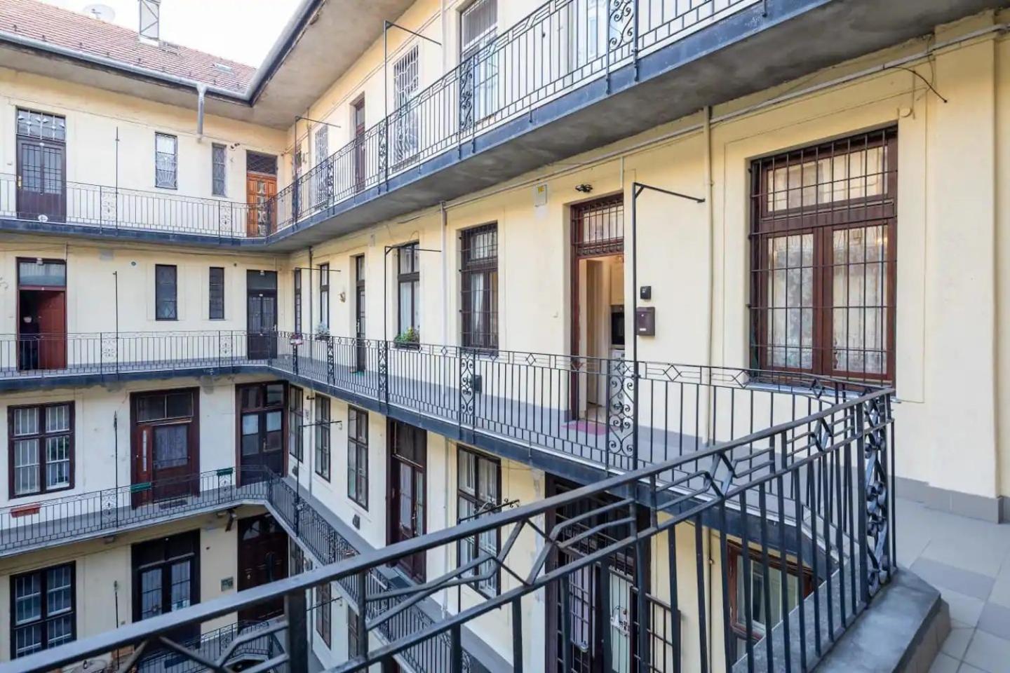 Vamhaz Boulevard Apartments ブダペスト エクステリア 写真